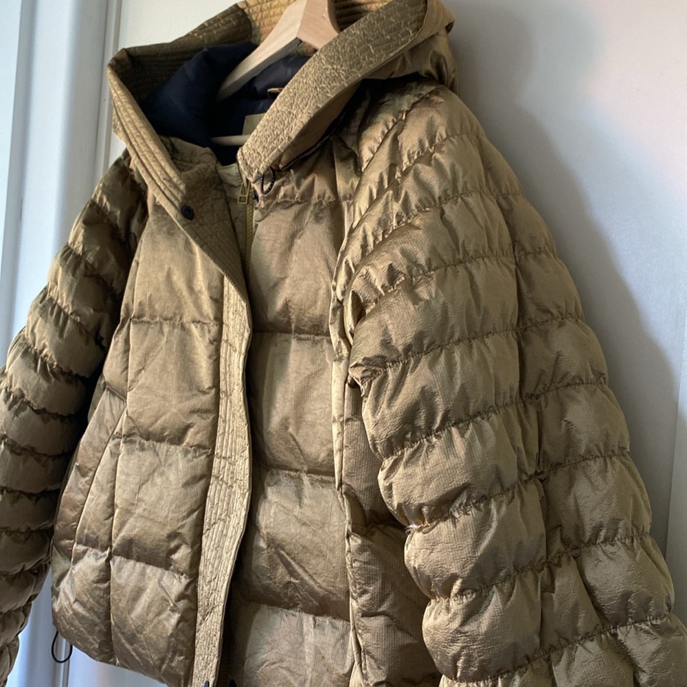 Nike Small SWOOSH JACKET Gold Metallic Puffer Shine with Hood! - Picture 4 of 10